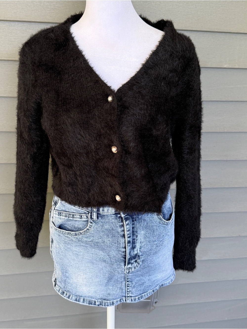 NWOT Black Fuzzy Cropped Cardigan Sweater Medium Pearl Button Up Soft Fall
